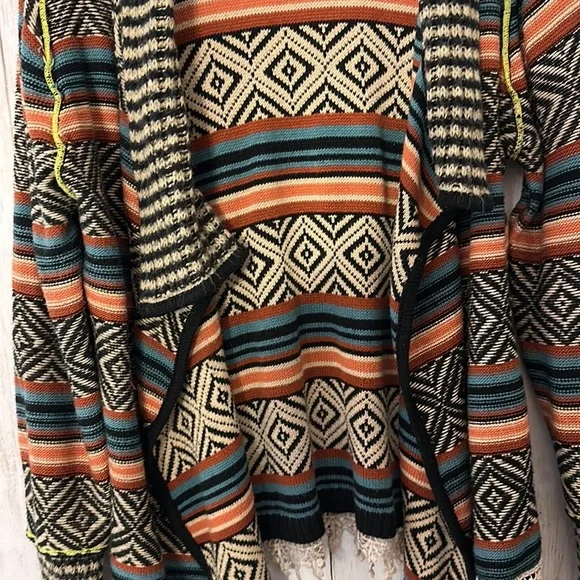 BKE Open Sweater - Picture 2 of 7